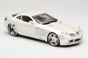 Mercedes SLR McLaren C199 Branco Maisto 1:18 31068 Metal - imagem 6 de 8