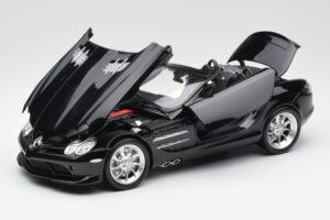 Mercedes SLR McLaren Roadster R199 Crystal Galaxit Preto Minichamps 1:18 B66961004 Metal - imagem 2 de 8