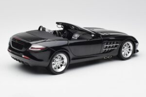 Mercedes SLR McLaren Roadster R199 Crystal Galaxit Preto Minichamps 1:18 B66961004 Metal - imagem 3 de 8
