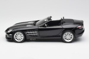 Mercedes SLR McLaren Roadster R199 Crystal Galaxit Preto Minichamps 1:18 B66961004 Metal - imagem 4 de 8