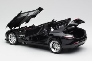 Mercedes SLR McLaren Roadster R199 Crystal Galaxit Preto Minichamps 1:18 B66961004 Metal - imagem 5 de 8