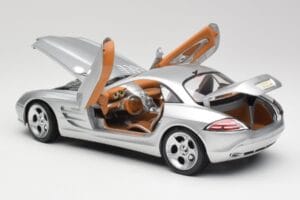 Mercedes SLR Vision Liquid Prata Maisto 1:18 B66962101 Metal - imagem 5 de 8