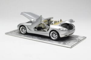 Mercedes SLR Vision Roadster Liquid Prata Maisto 1:18 B66963208 Metal - imagem 5 de 8