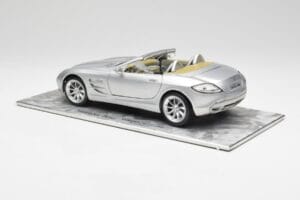 Mercedes SLR Vision Roadster Liquid Prata Maisto 1:18 B66963208 Metal - imagem 7 de 8