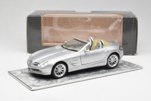 Mercedes SLR Vision Roadster Liquid Prata Maisto 1:18 B66963208 Metal - imagem 8 de 8