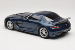 Mercedes SLS AMG Black Series Daytona Blue Metallic Minichamps 1:18 110033026 Metal - imagem 7 de 8