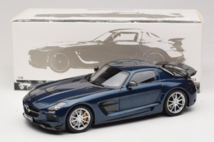 Mercedes SLS AMG Black Series Daytona Blue Metallic Minichamps 1:18 110033026 Metal - imagem 8 de 8