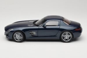 Mercedes SLS AMG C197 Blue Metallic Minichamps 1:18 100039021 Metal - imagem 4 de 8