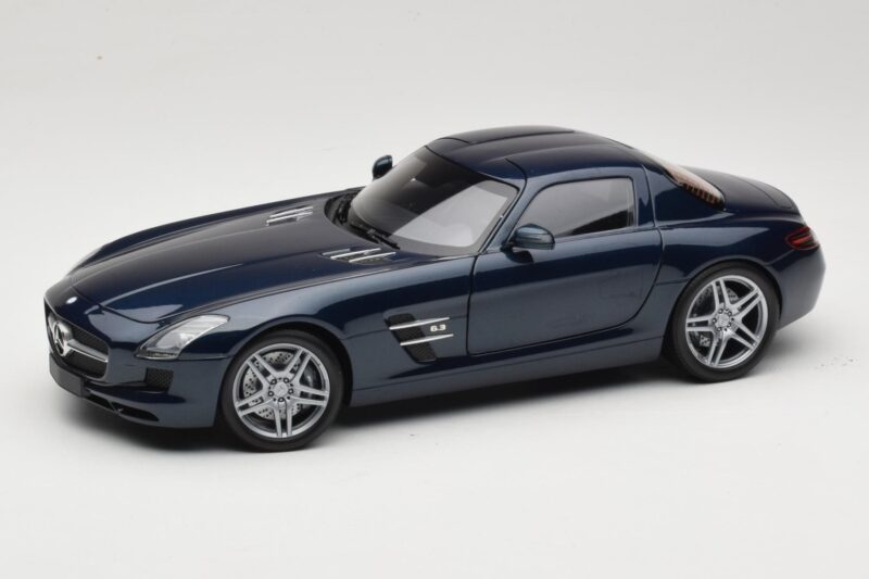 Mercedes SLS AMG C197 Blue Metallic Minichamps 1:18 100039021 Metal