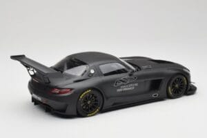 Mercedes AMG SLS C197 GT3 45 Anos de Driving Performance Minichamps 1:18 151133100 Metal - imagem 2 de 6