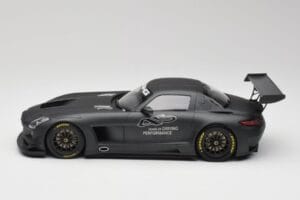 Mercedes AMG SLS C197 GT3 45 Anos de Driving Performance Minichamps 1:18 151133100 Metal - imagem 3 de 6