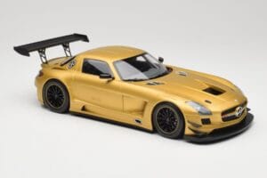 Mercedes AMG SLS C197 GT3 Street Dourado Minichamps 1:18 151113106 Metal - imagem 4 de 6