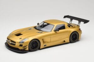 Mercedes AMG SLS C197 GT3 Street Dourado Minichamps 1:18 151113106 Metal