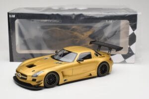 Mercedes AMG SLS C197 GT3 Street Dourado Minichamps 1:18 151113106 Metal - imagem 6 de 6