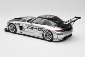 Mercedes AMG SLS C197 GT3 Team AMG China #96 M. Hakkinen / C. Cheng Zhuhai 6th 2011 Minichamps 1:18 151113196 Metal - imagem 5 de 6