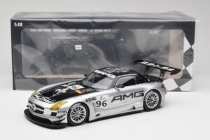Mercedes AMG SLS C197 GT3 Team AMG China #96 M. Hakkinen / C. Cheng Zhuhai 6th 2011 Minichamps 1:18 151113196 Metal - imagem 6 de 6