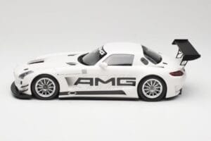 Mercedes AMG SLS C197 GT3 Street Branco Minichamps 1:18 151123107 Metal - imagem 3 de 6