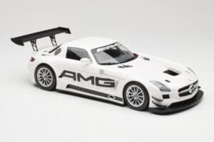 Mercedes AMG SLS C197 GT3 Street Branco Minichamps 1:18 151123107 Metal - imagem 4 de 6