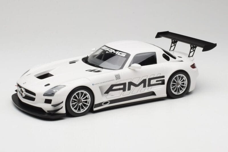 Mercedes AMG SLS C197 GT3 Street Branco Minichamps 1:18 151123107 Metal