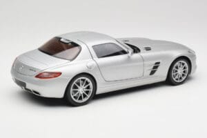 Mercedes SLS AMG C197 Iridium Prata Minichamps 1:18 100039026 Metal - imagem 3 de 8