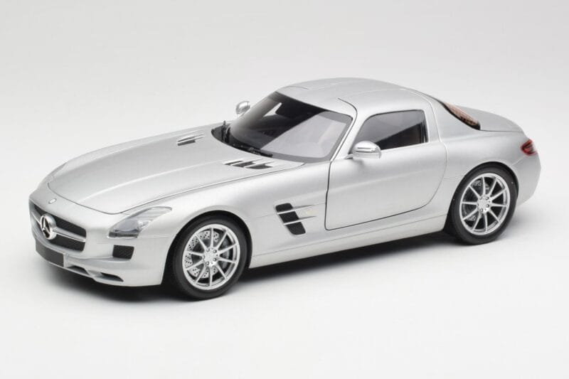 Mercedes SLS AMG C197 Iridium Prata Minichamps 1:18 100039026 Metal