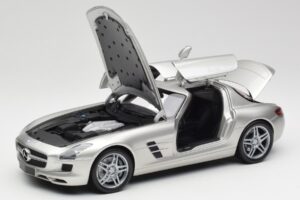 Mercedes SLS AMG C197 Matt Prata Minichamps 1:18 100039029 Metal - imagem 2 de 8