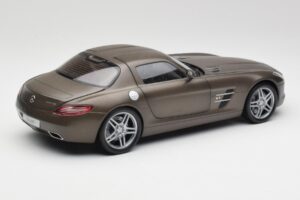 Mercedes SLS AMG C197 Monza Cinzento Minichamps 1:18 B66960044 Metal - imagem 3 de 8