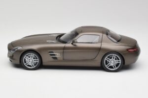 Mercedes SLS AMG C197 Monza Cinzento Minichamps 1:18 B66960044 Metal - imagem 4 de 8