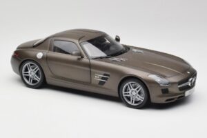 Mercedes SLS AMG C197 Monza Cinzento Minichamps 1:18 B66960044 Metal - imagem 6 de 8