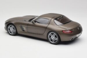 Mercedes SLS AMG C197 Monza Cinzento Minichamps 1:18 B66960044 Metal - imagem 7 de 8