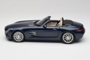 Mercedes SLS AMG R197 Roadster South Seas Azul Minichamps 1:18 100039031 Metal - imagem 4 de 8