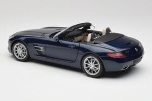 Mercedes SLS AMG R197 Roadster South Seas Azul Minichamps 1:18 100039031 Metal - imagem 7 de 8