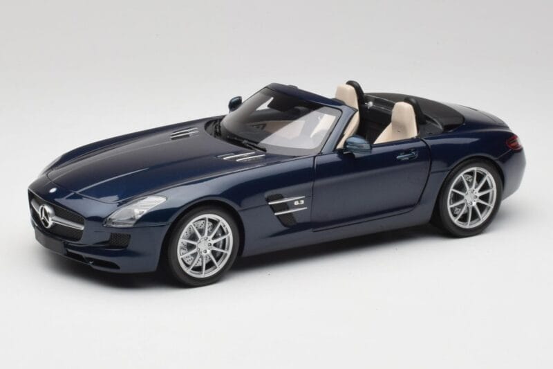 Mercedes SLS AMG R197 Roadster South Seas Azul Minichamps 1:18 100039031 Metal