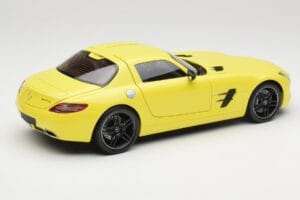 Mercedes SLS AMG C197 Amarelo Minichamps 1:18 100039022 Metal - imagem 3 de 8