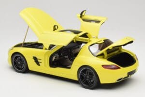 Mercedes SLS AMG C197 Amarelo Minichamps 1:18 100039022 Metal - imagem 5 de 8