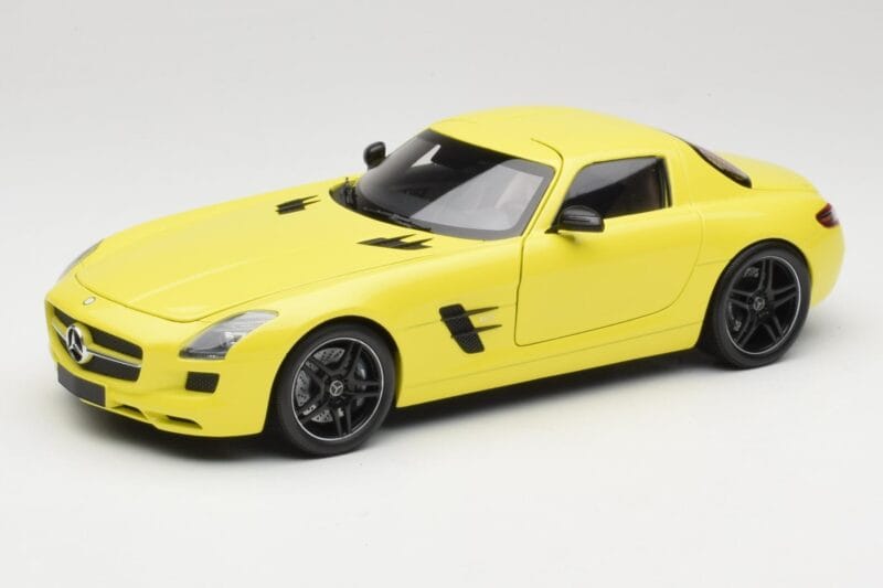 Mercedes SLS AMG C197 Amarelo Minichamps 1:18 100039022 Metal