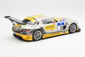 Mercedes SLS AMG GT3 #21 Rowe Racing Arnold / Roloff / Seyffarth / Jäger ADAC 24 Hours Nürburgring 2013 Minichamps 1:18 15113 - imagem 2 de 6