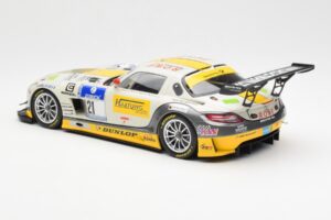Mercedes SLS AMG GT3 #21 Rowe Racing Arnold / Roloff / Seyffarth / Jäger ADAC 24 Hours Nürburgring 2013 Minichamps 1:18 15113 - imagem 5 de 6