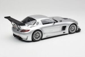 Mercedes SLS AMG GT3 C197 Street Prata Minichamps 1:18 151113100 Metal - imagem 2 de 6