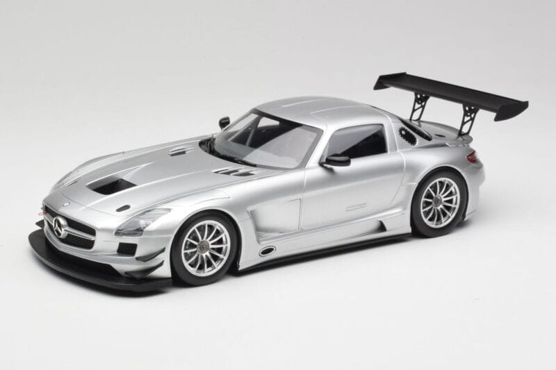 Mercedes SLS AMG GT3 C197 Street Prata Minichamps 1:18 151113100 Metal