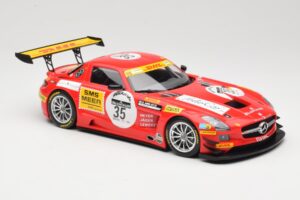 Mercedes SLS AMG GT3 #35 T. Heyer / T. Jager 24 Hours of Spa 2011 Minichamps 1:18 B66960196 Metal - imagem 4 de 6