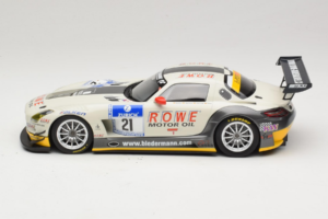 Mercedes SLS AMG GT3 #21 Rowe Racing M. Zehe / M. Hartung ADAC 24h Nurburgring 2012 Minichamps 1:18 151123121 Metal - imagem 3 de 6