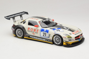 Mercedes SLS AMG GT3 #21 Rowe Racing M. Zehe / M. Hartung ADAC 24h Nurburgring 2012 Minichamps 1:18 151123121 Metal - imagem 4 de 6