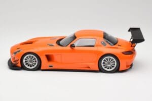 Mercedes SLS AMG GT3 C197 Street Laranja Minichamps 1:18 151113105 Metal - imagem 3 de 6