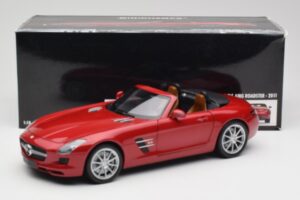 Mercedes SLS AMG R197 Roadster Le Mans Vermelho Minichamps 1:18 100039030 Metal - imagem 8 de 8