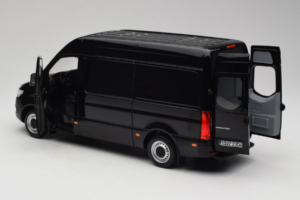 Mercedes Sprinter Preto Norev 1:18 183041 Metal - imagem 5 de 8