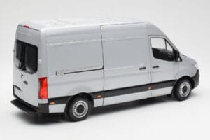 Mercedes Sprinter W907 Prata Norev 1:18 183424 Metal - imagem 3 de 8
