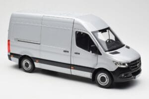 Mercedes Sprinter W907 Prata Norev 1:18 183424 Metal - imagem 6 de 8