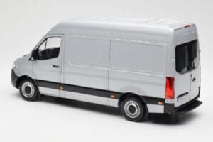 Mercedes Sprinter W907 Prata Norev 1:18 183424 Metal - imagem 7 de 8