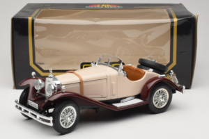 Mercedes SSK Bege & Vermelho Escuro Bburago 1:18 3009-M4 Metal - imagem 6 de 6